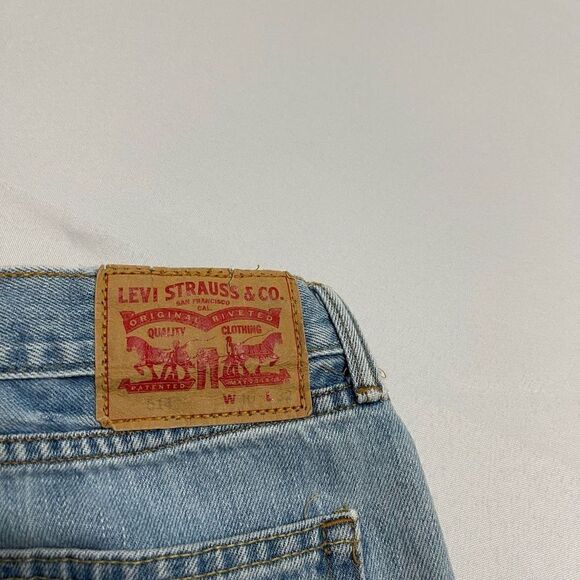 NWT Levi’s 505 507 Frayed Distressed Destroyed Denim Shorts Size 4 30” Waist New - Picture 9 of 11